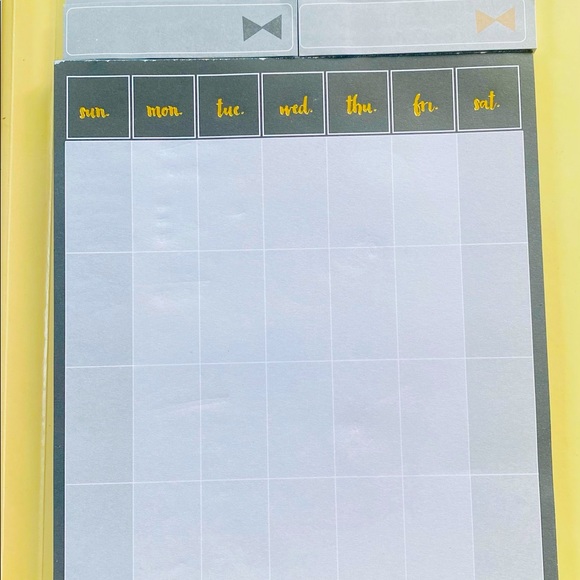 ✨🎀Weekly Planner Messy Bun + Getting Stuff Done✨ - Picture 4 of 4